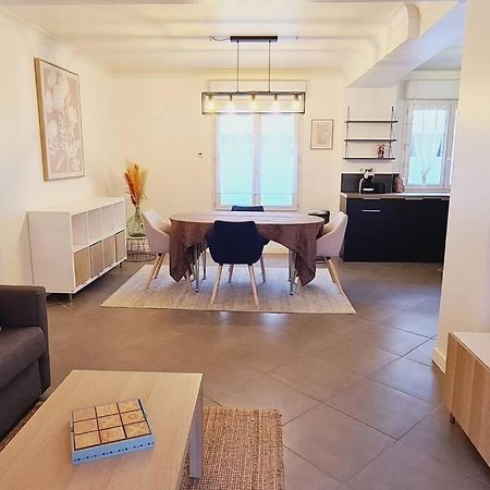 Appartement 2 Pieces Centre Ville Avec Parking Neauphle-le-Château Exterior foto